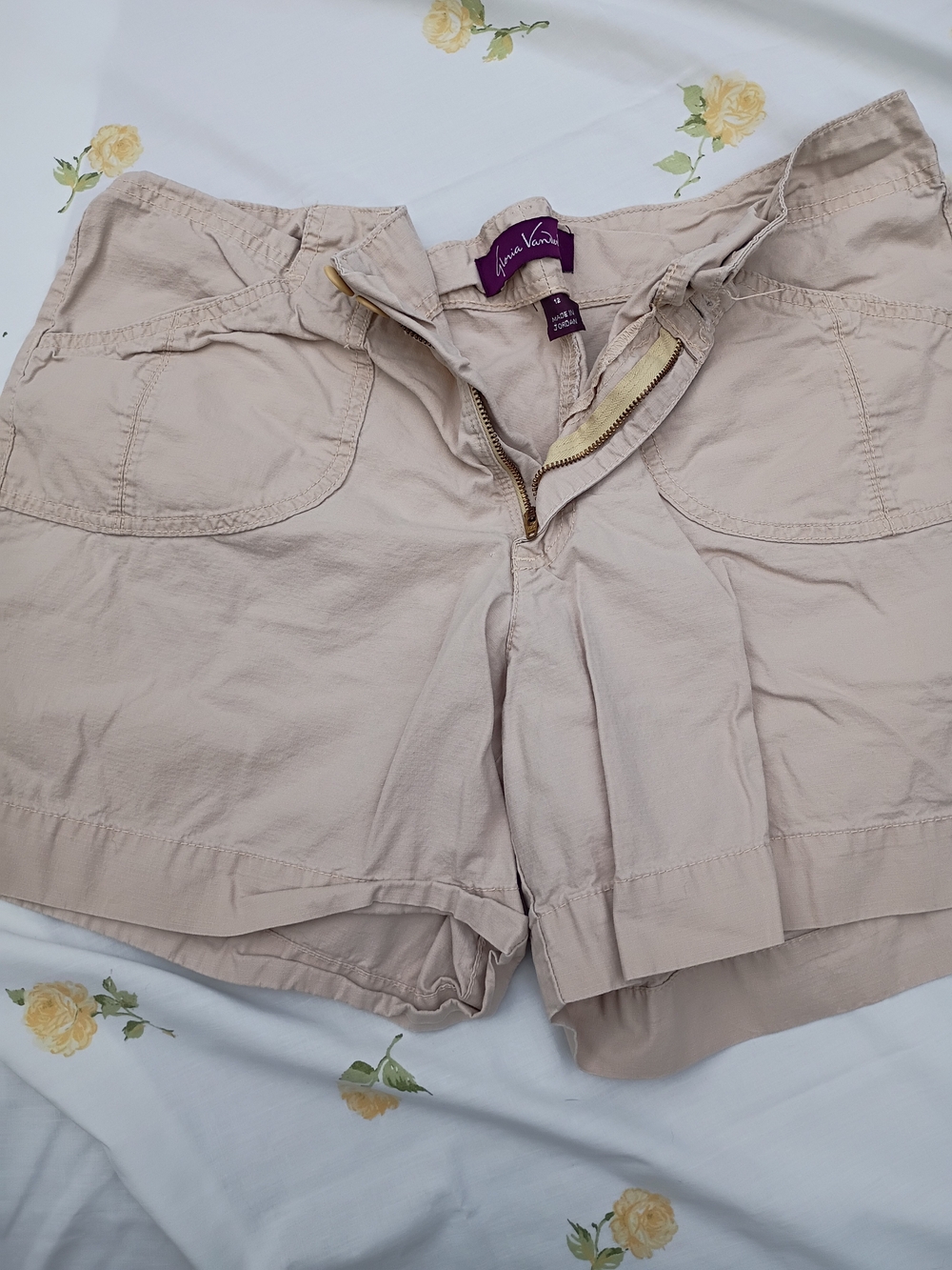 Gloria Vanderbilt Light Beige Women's Bermuda Shorts